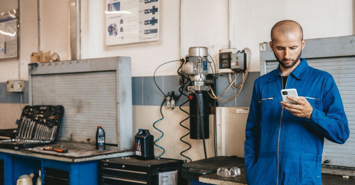 Standard téléphonique IA pour artisan : prix, fonctionnement et mise en place (2026)